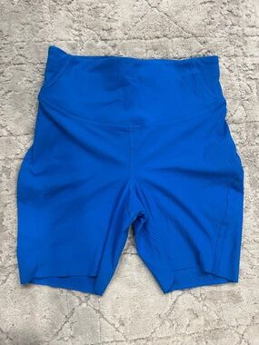 Women’s Lululemon base pace ribbed biker shorts size 4